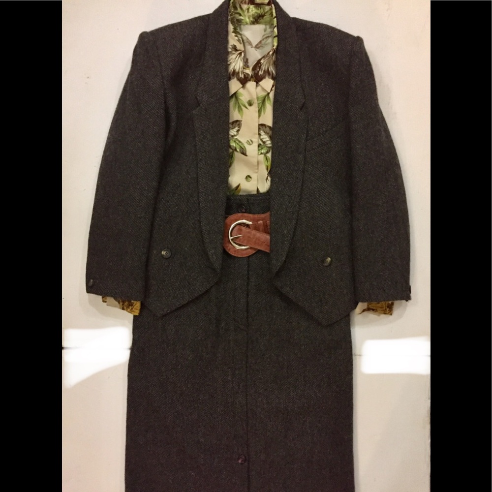 Vintage BrownTan Tweed Suit Jacket tailored BOOT length Skirt SizeS
